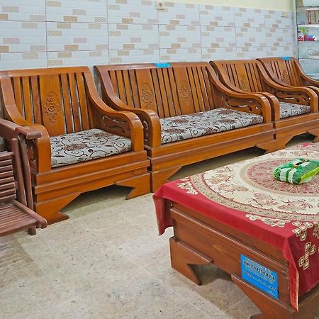 OYO 91411 Putih Mulia Homestay Syariah Lumajang Bagian luar foto