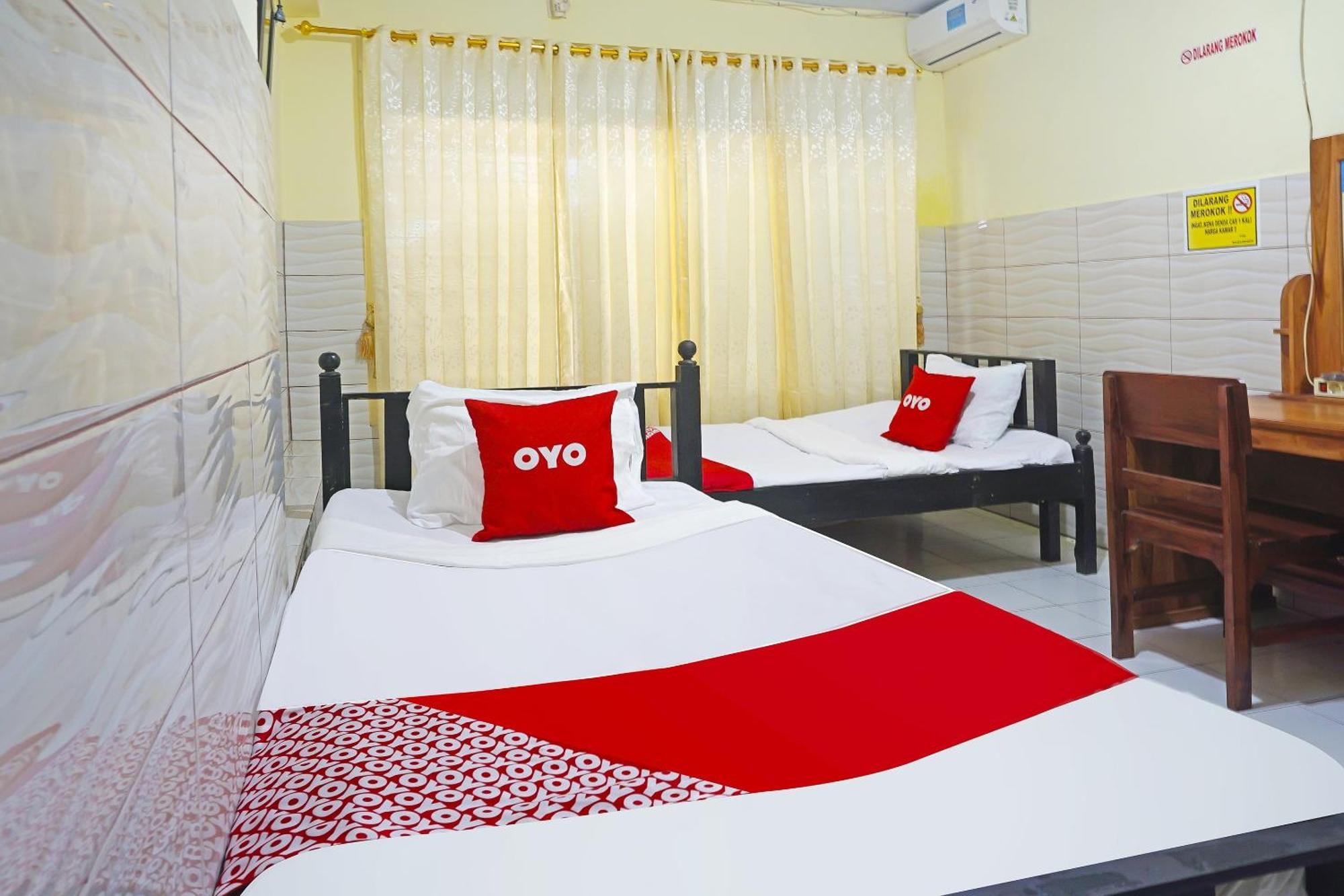OYO 91411 Putih Mulia Homestay Syariah Lumajang Bagian luar foto