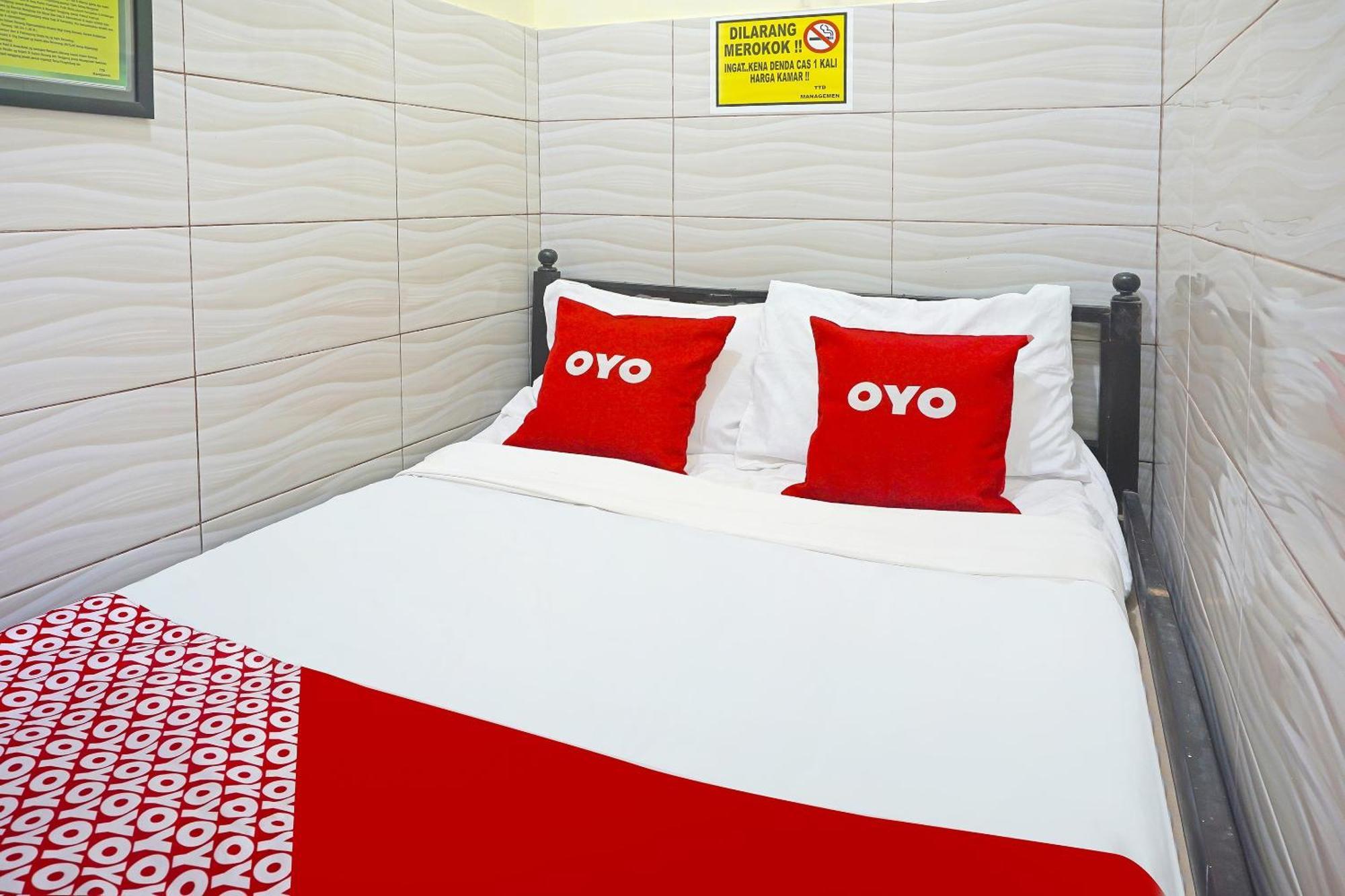 OYO 91411 Putih Mulia Homestay Syariah Lumajang Bagian luar foto